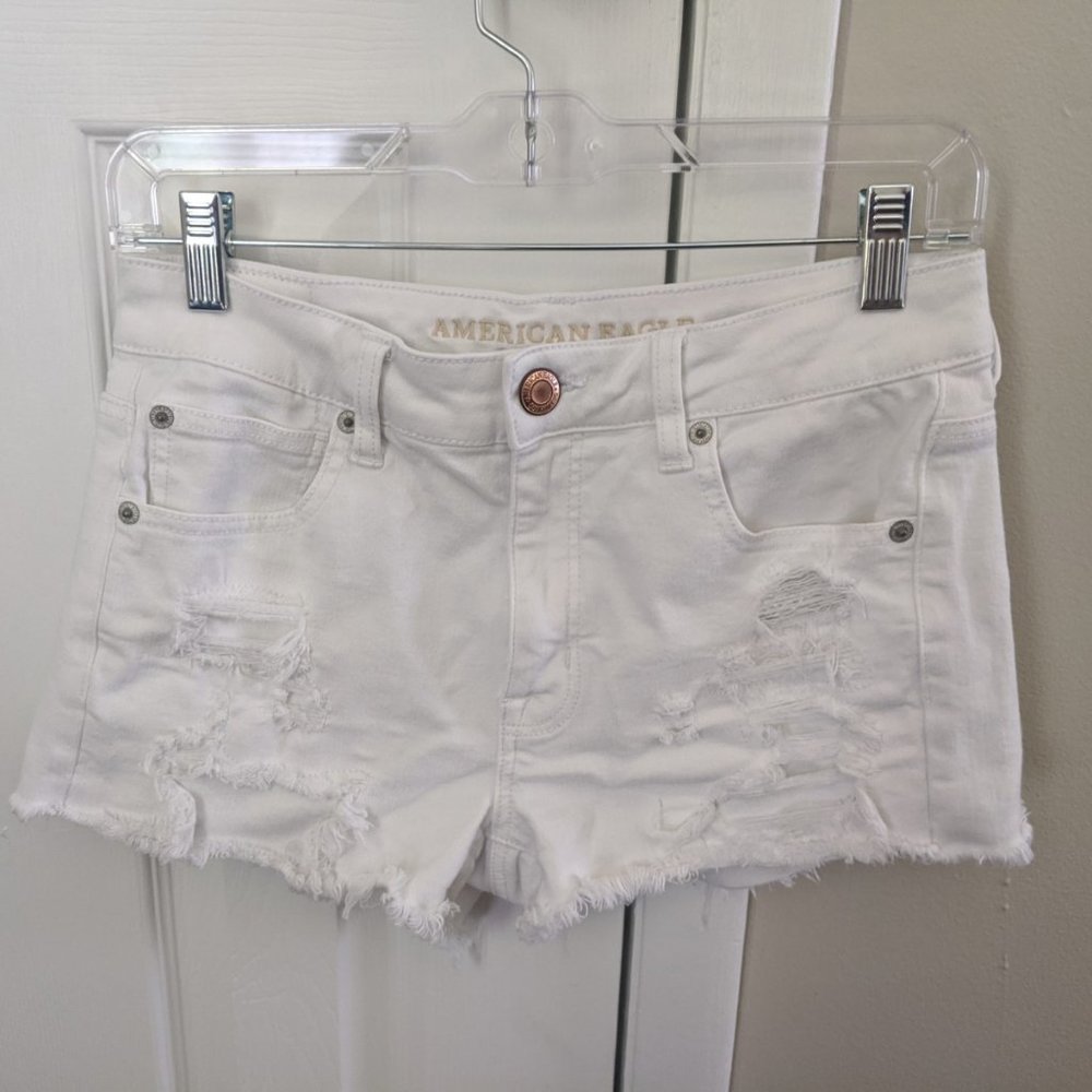 American Eagle Women's White Jean shorts size 6